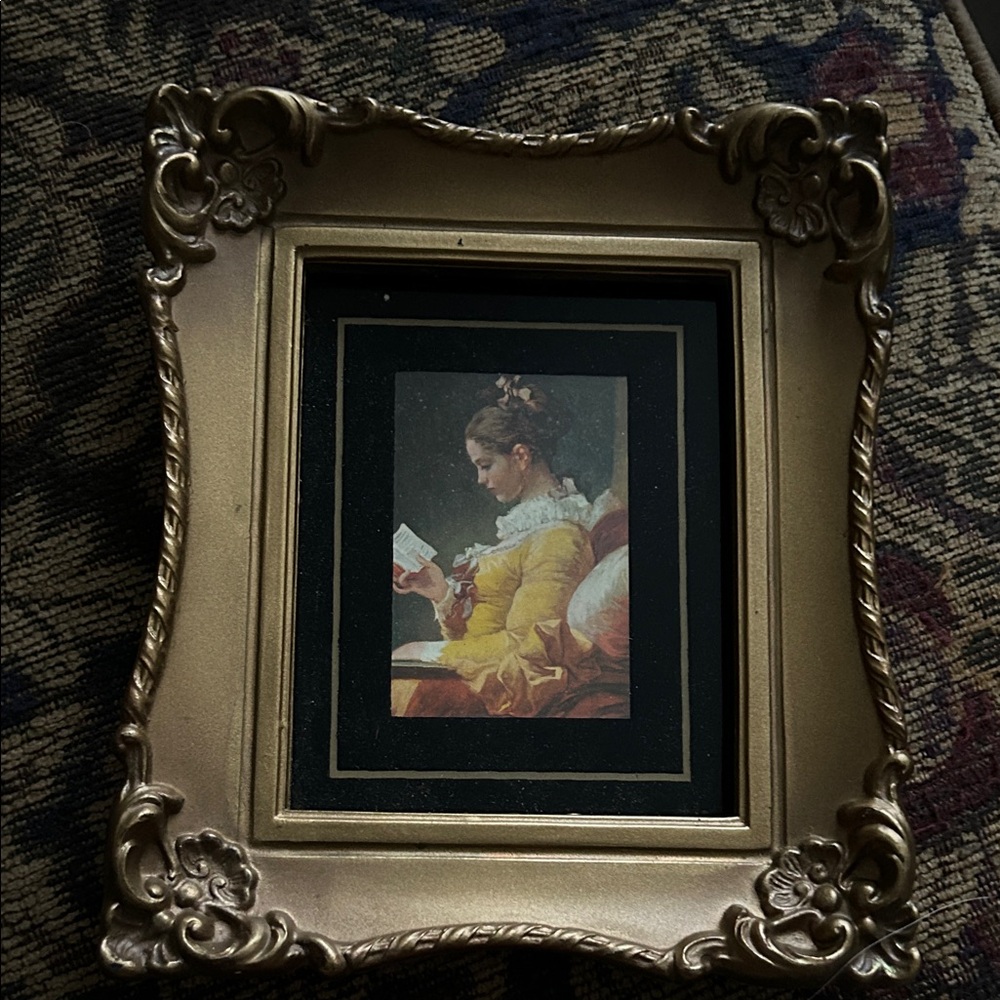 Elegant Gold Ornate Picture Frame 7x8. plastic & glass  made inUSA